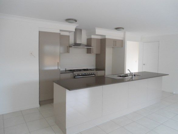 4 bedrooms Duplex in 2/37-39 Carrigan Way GLENEAGLE QLD, 4285