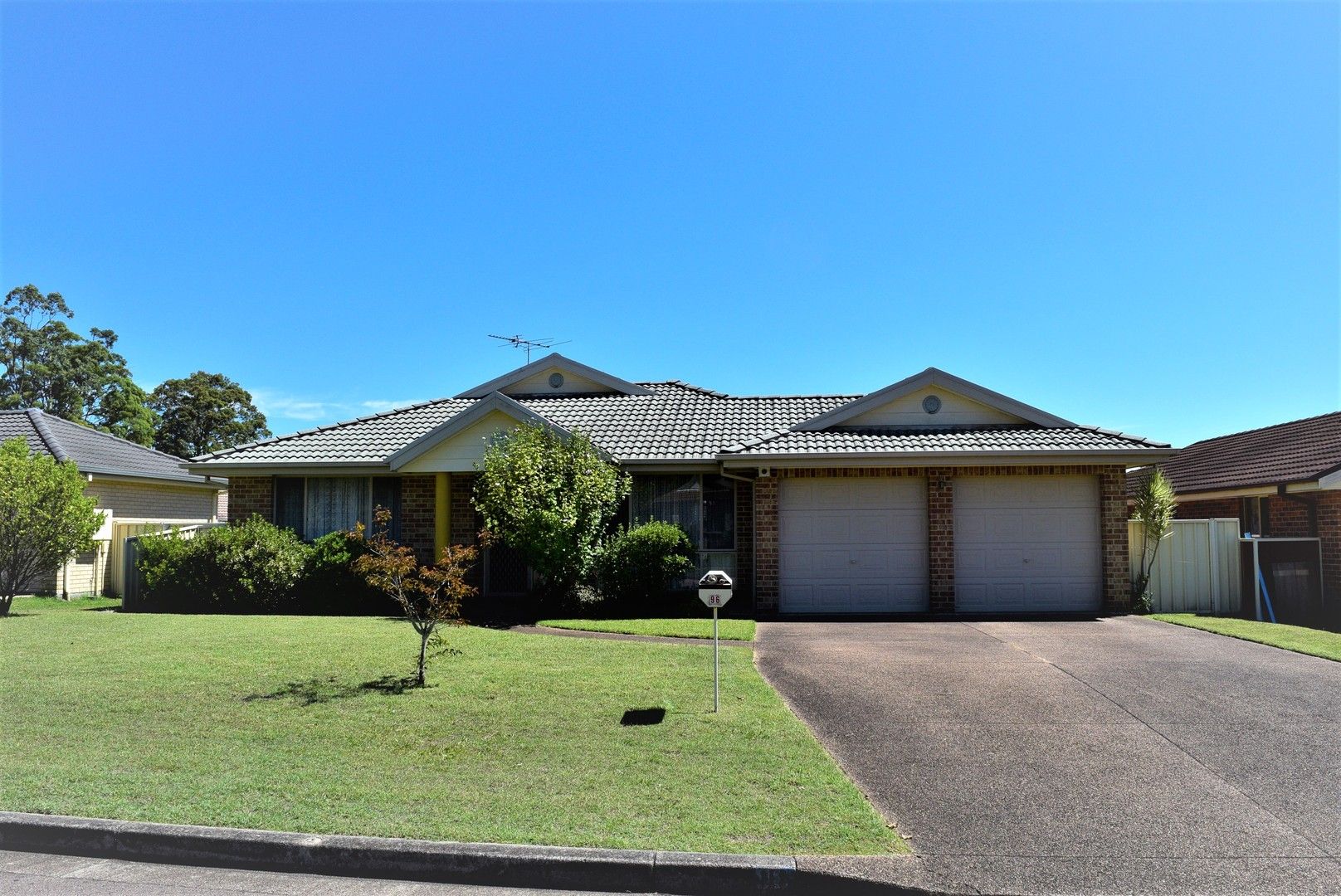 4 bedrooms House in 96 Kindlebark Drive MEDOWIE NSW, 2318