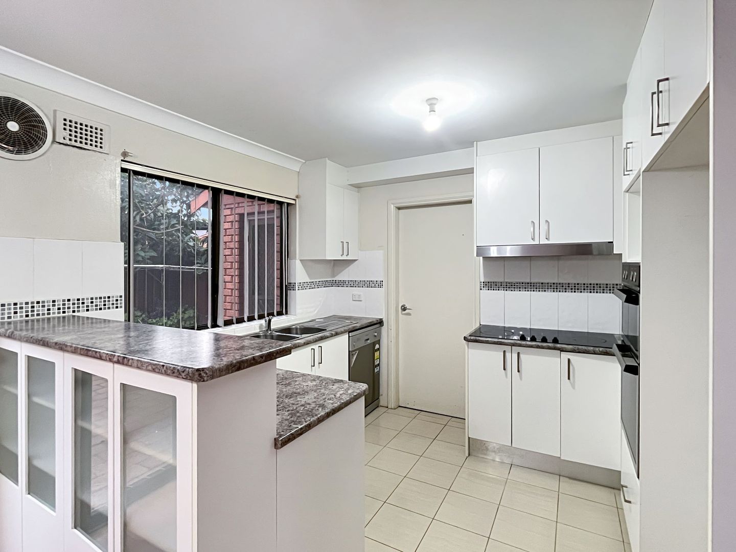 7/168 Mimosa Road, Greenacre NSW 2190, Image 2