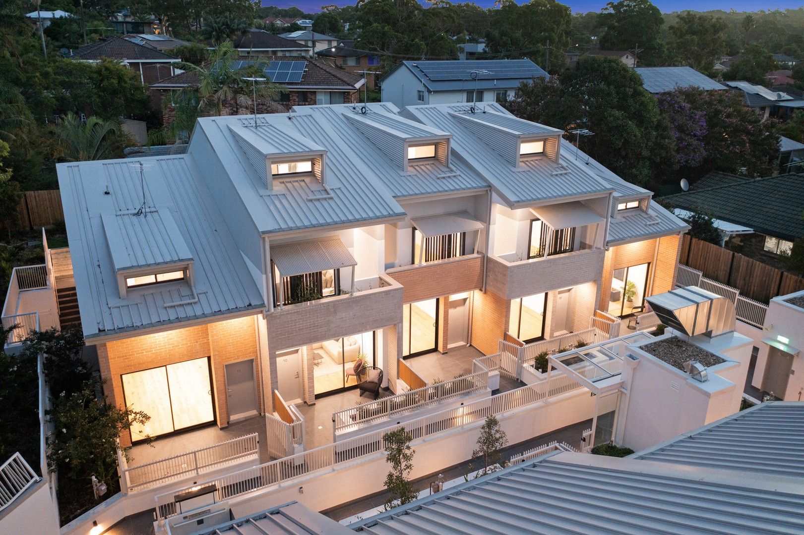 3 bedrooms Townhouse in 3/160 Kingsway WOOLOOWARE NSW, 2230