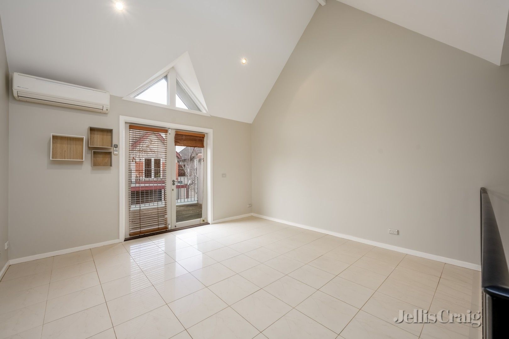 10/3335 Burke Rd, Malvern East VIC 3145 Townhouse For Rent 650