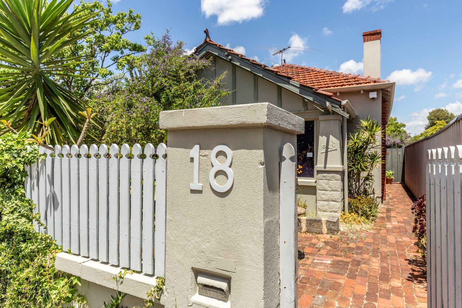 3 bedrooms House in 18 Mint Street EAST VICTORIA PARK WA, 6101