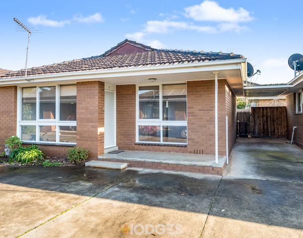 2/15-17 Greaves Street South, Werribee VIC 3030