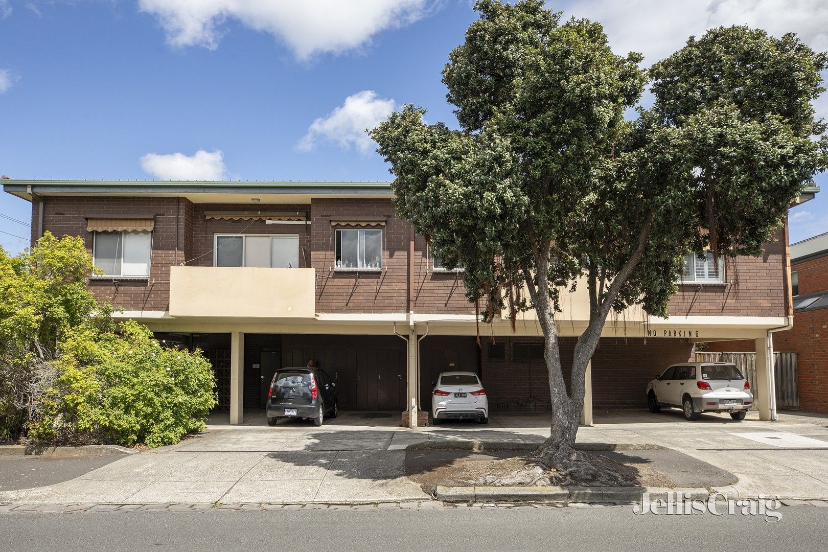 3 bedrooms Apartment / Unit / Flat in 2/153 Wattletree Rd MALVERN VIC, 3144