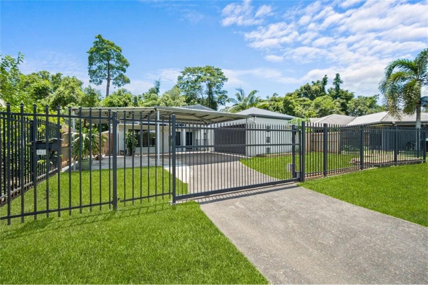 Bentley Park QLD 4869