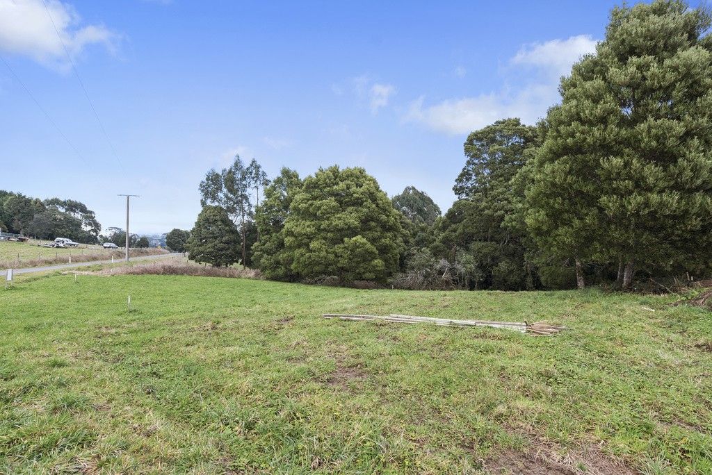 18 Dehnerts Track, Beech Forest VIC 3237, Image 0