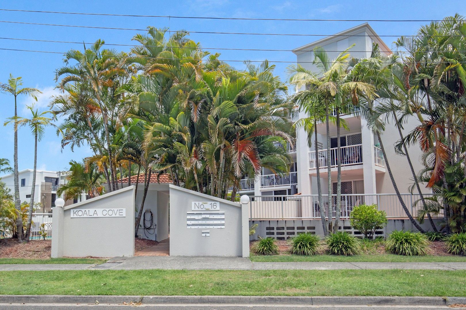 2 bedrooms Apartment / Unit / Flat in 3/16 Djerral Avenue BURLEIGH HEADS QLD, 4220