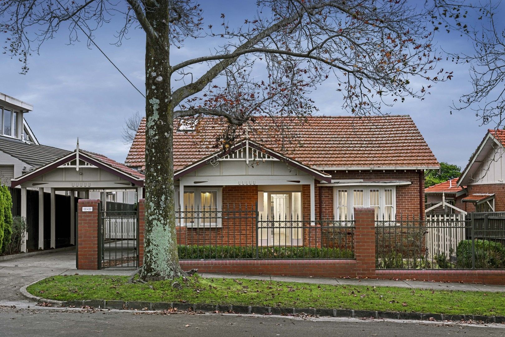 5 bedrooms House in 17 Donna Buang Street CAMBERWELL VIC, 3124