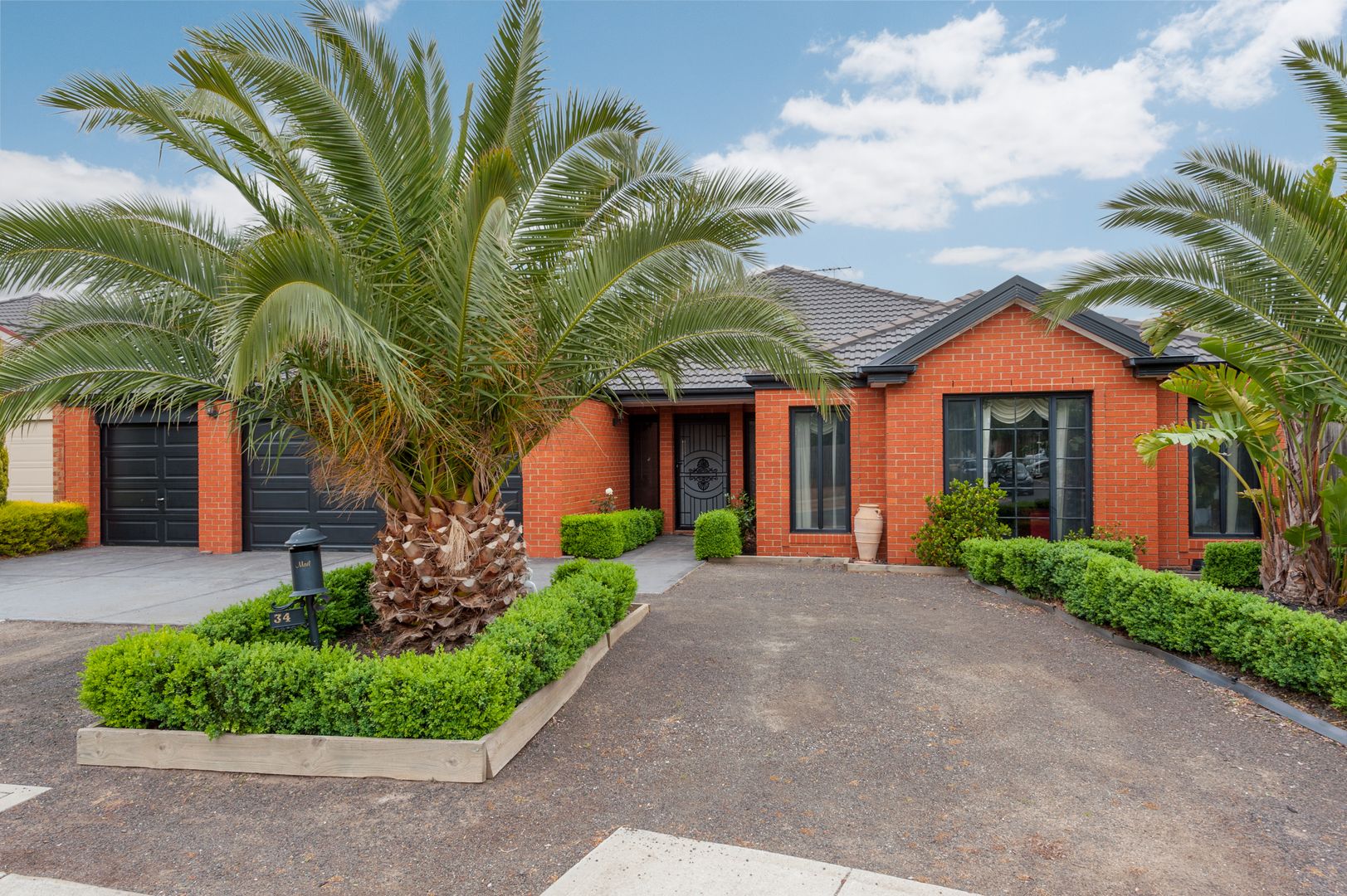 34 Massie Circuit, Sunbury VIC 3429, Image 2