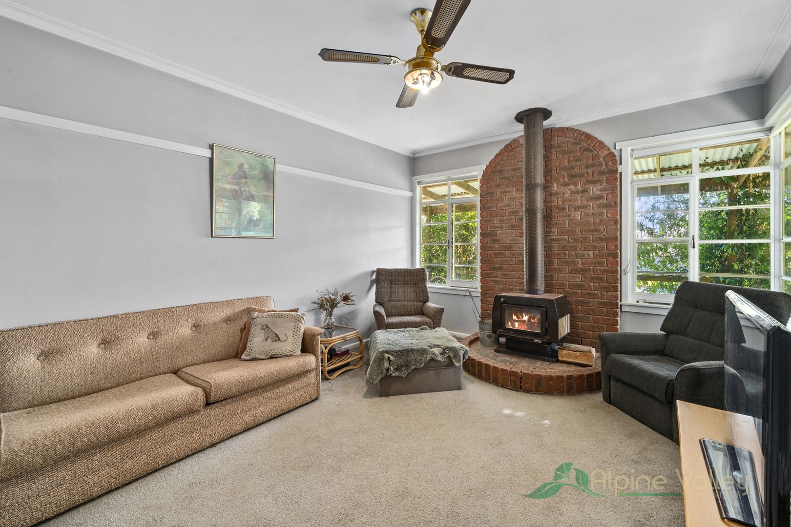 24 Simmonds Street, Mount Beauty VIC 3699, Image 2