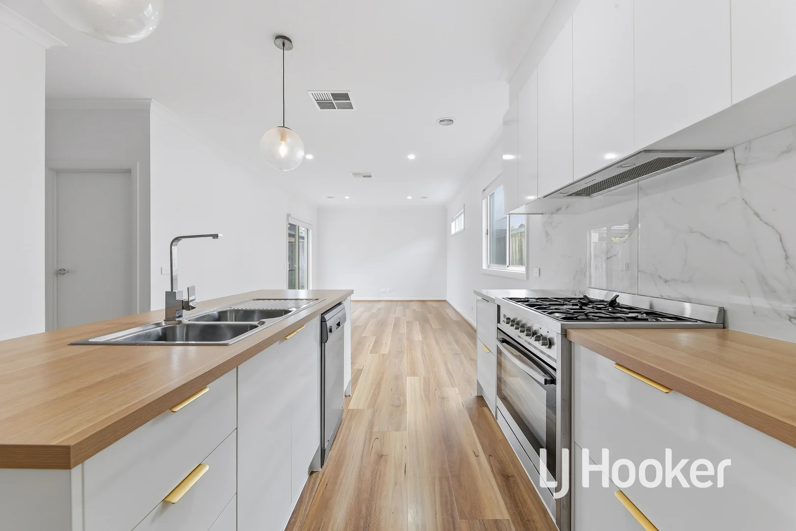 Additional image 4 of 10 Diplomat Crescent, Cranbourne South VIC 3977