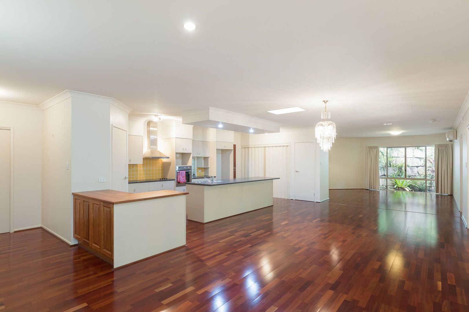 3 bedrooms House in 1/213 Taringa Parade TARINGA QLD, 4068