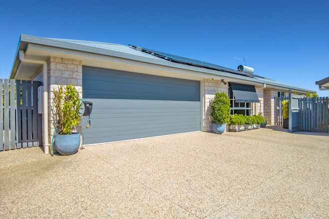 Picture of 2/3 Bronte Place, URRAWEEN QLD 4655