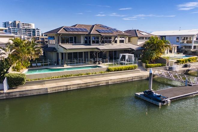 Picture of 17 Middle Quay Drive, BIGGERA WATERS QLD 4216