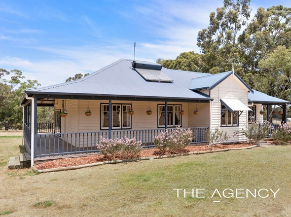 9 Strawberry Hill Drive, Gidgegannup WA 6083