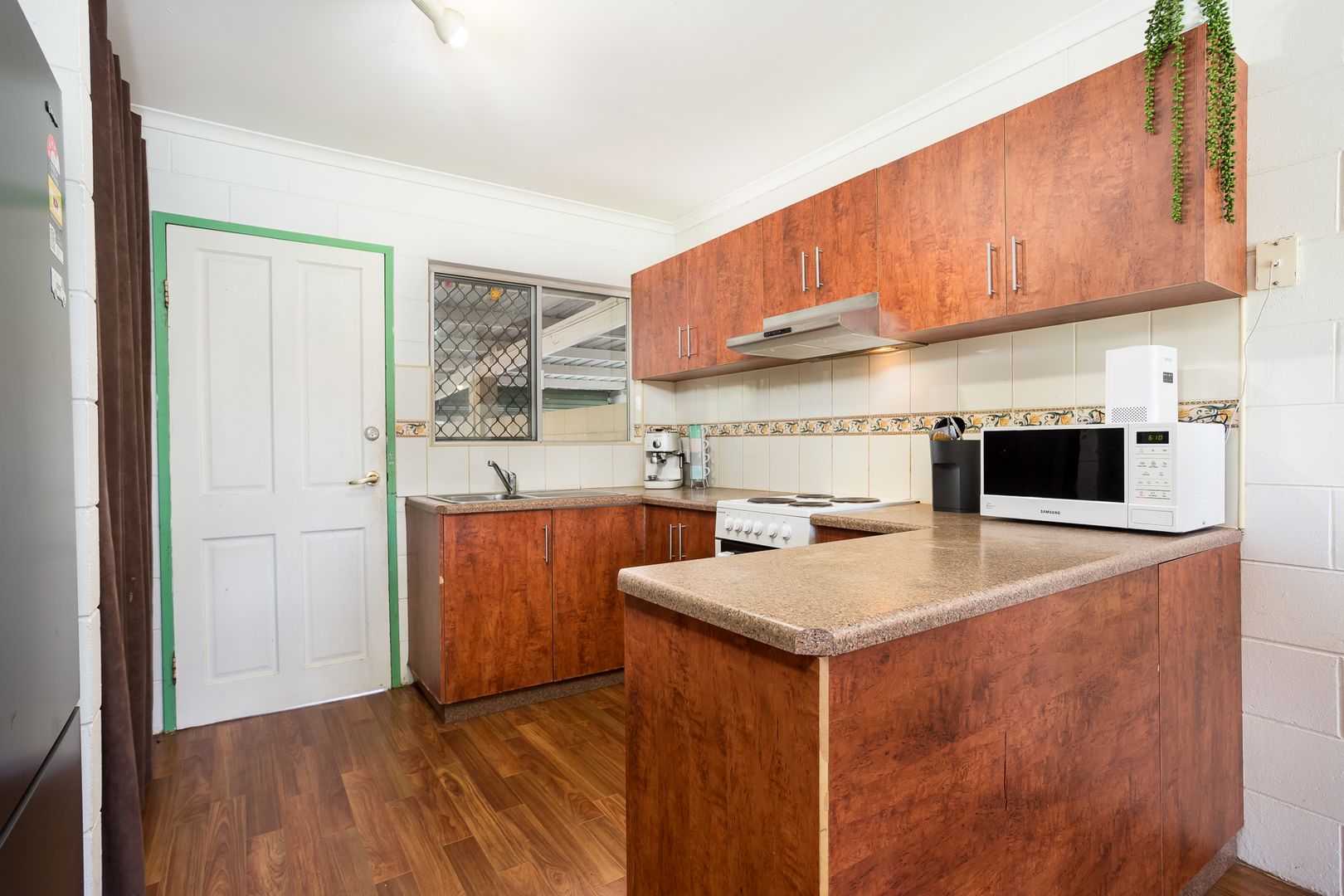 2/12-16 Cannon Street, Manunda QLD 4870, Image 2