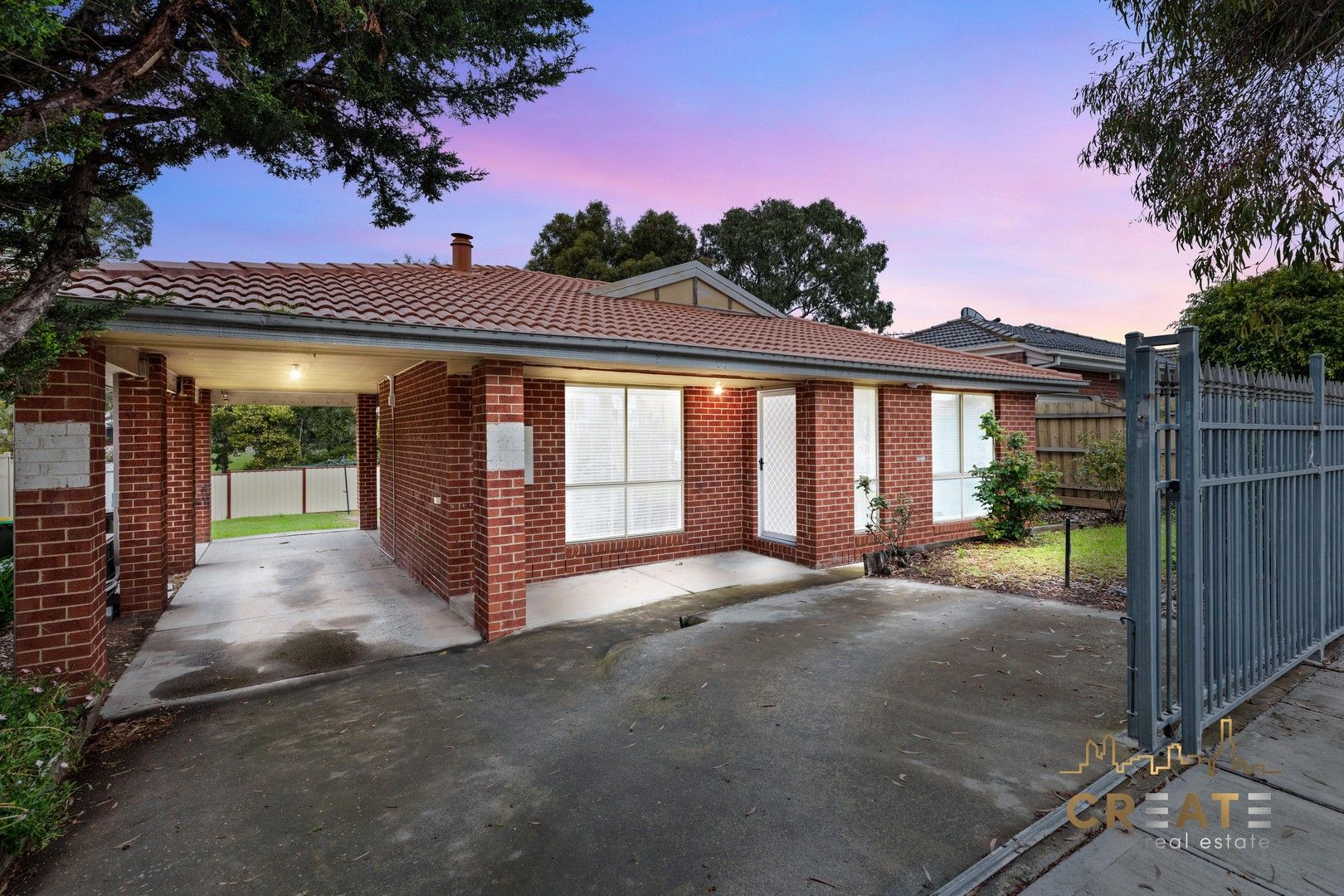 4 bedrooms House in 16 Laurel Street ST ALBANS VIC, 3021