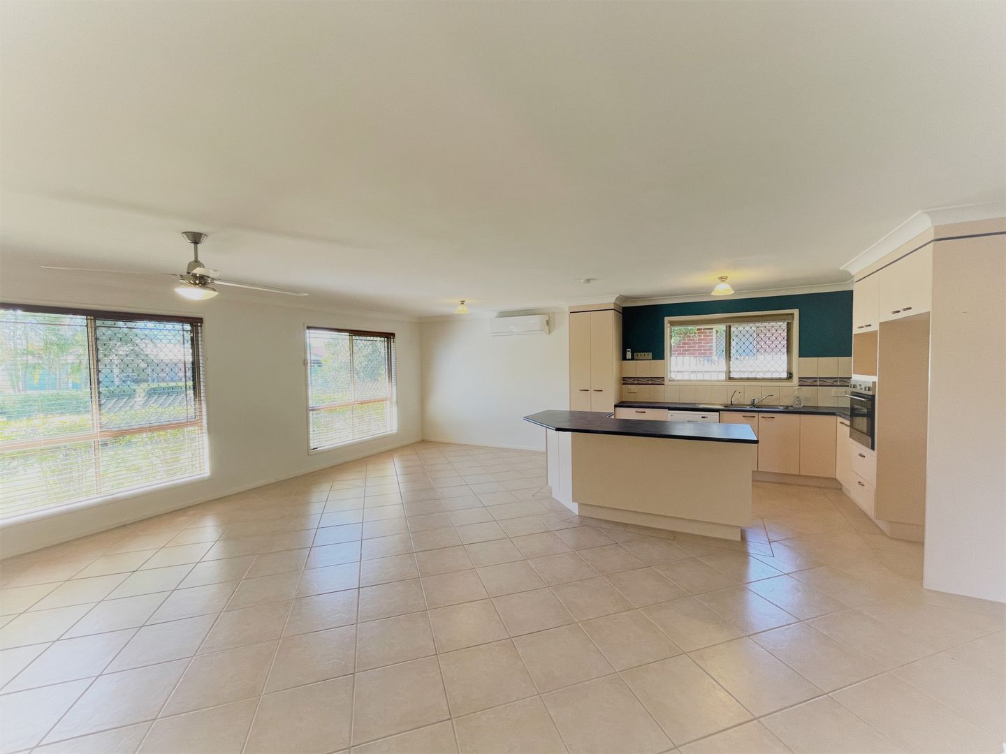 7 Palk Court, Meadowbrook QLD 4131, Image 2
