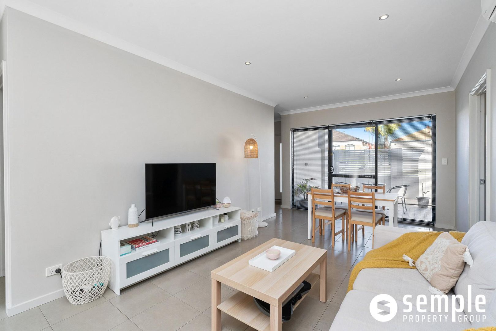 16/1 Lomax Court, Beeliar WA 6164, Image 2