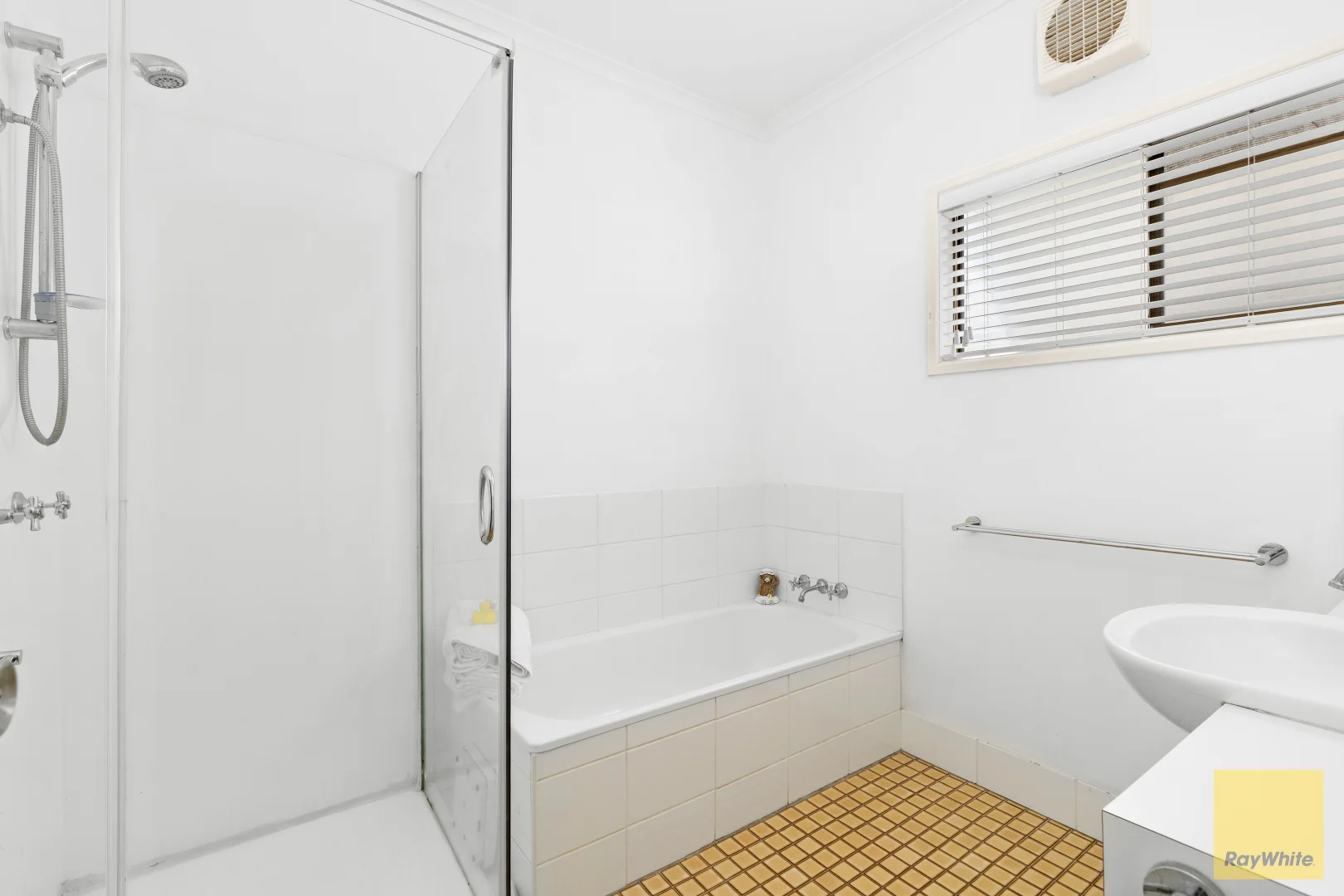 Additional image 16 of 8 Ward Place, Emerald QLD 4720