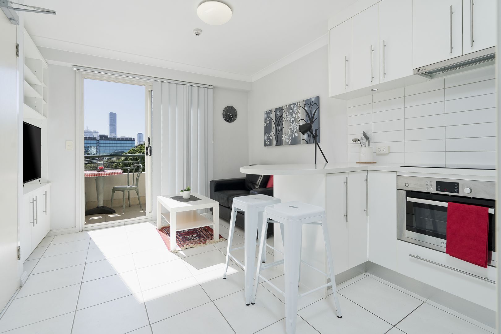 16/23 Edmondstone Street, South Brisbane QLD 4101, Image 2