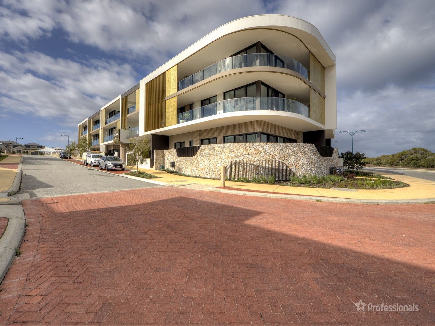 16/11 Mykonos View, Iluka WA 6028, Image 0