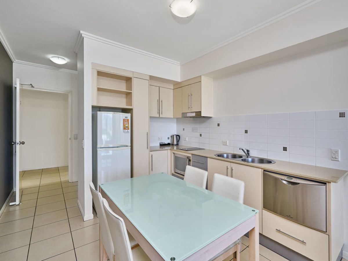 304/6 Lake Street, Cairns QLD 4870, Image 1