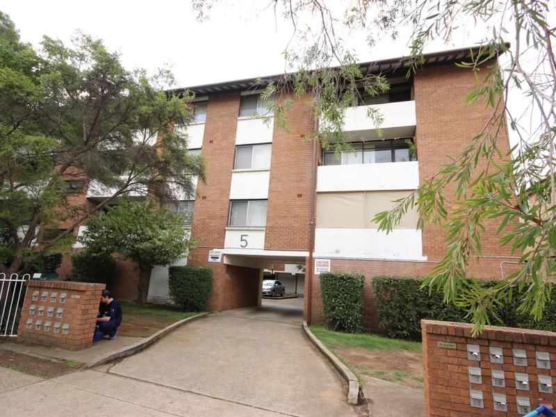 9/5-7 Lachlan Street, Warwick Farm NSW 2170, Image 0