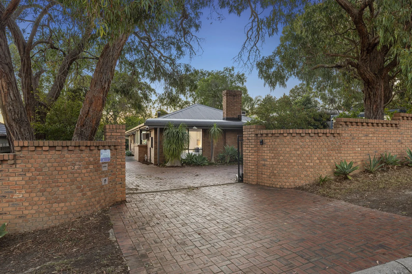 Primary image of 35 Bareena Avenue, Rowville VIC 3178