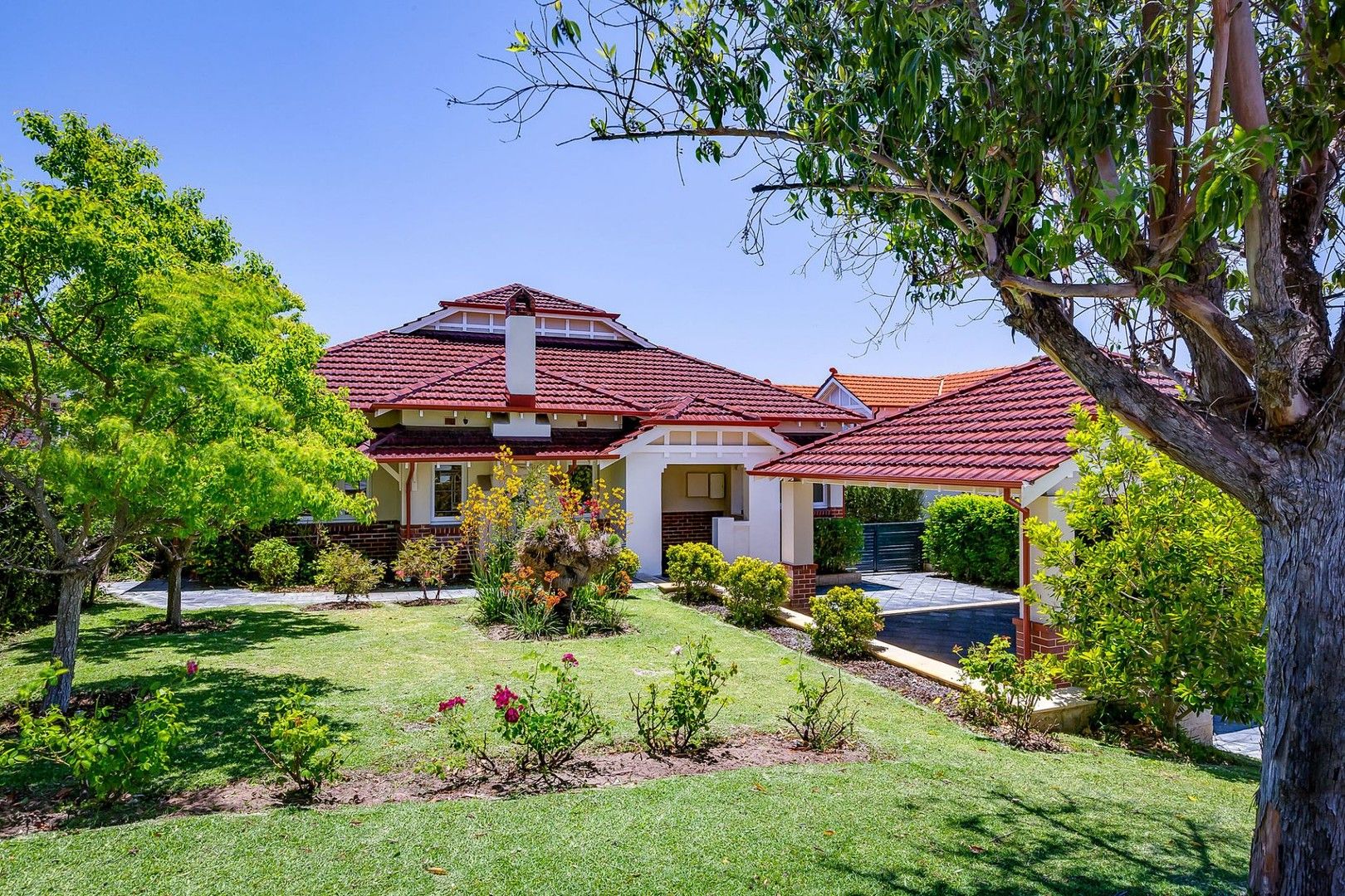 4 bedrooms House in 50 Woodroyd St MOUNT LAWLEY WA, 6050