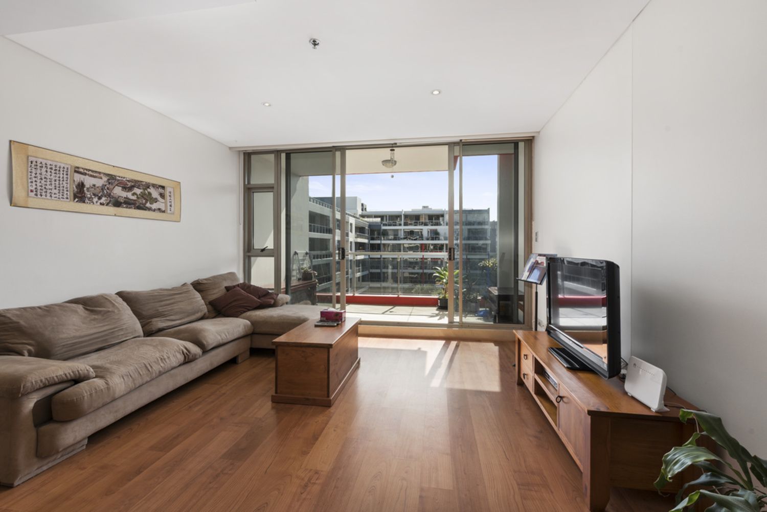 2 bedrooms Apartment / Unit / Flat in 934/4 Lachlan Street WATERLOO NSW, 2017