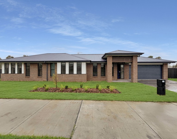 21 Lakeside Circuit, Cessnock NSW 2325