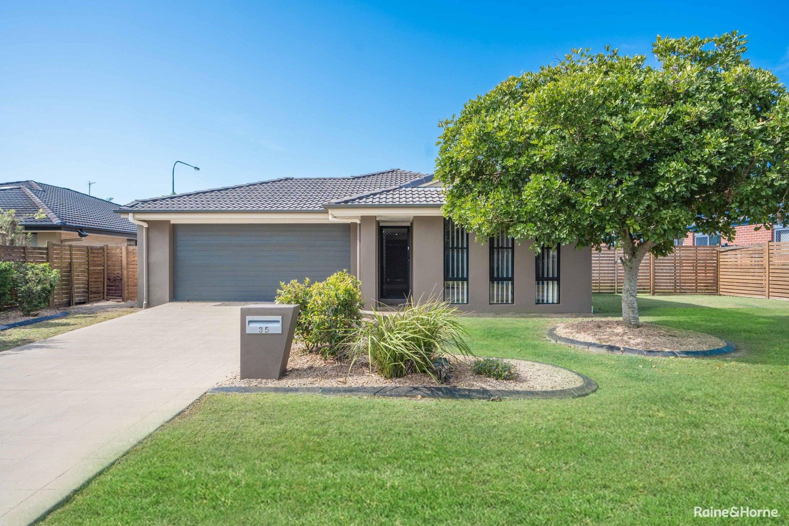 3 bedrooms House in 35 Magellan Circuit URRAWEEN QLD, 4655
