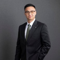 Donny Hoang, Property manager