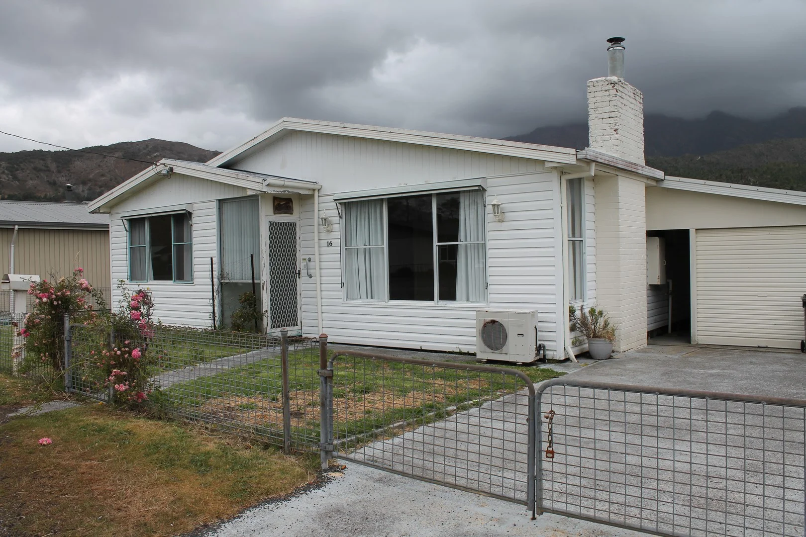 16 Sedgewick Street, Queenstown TAS 7467