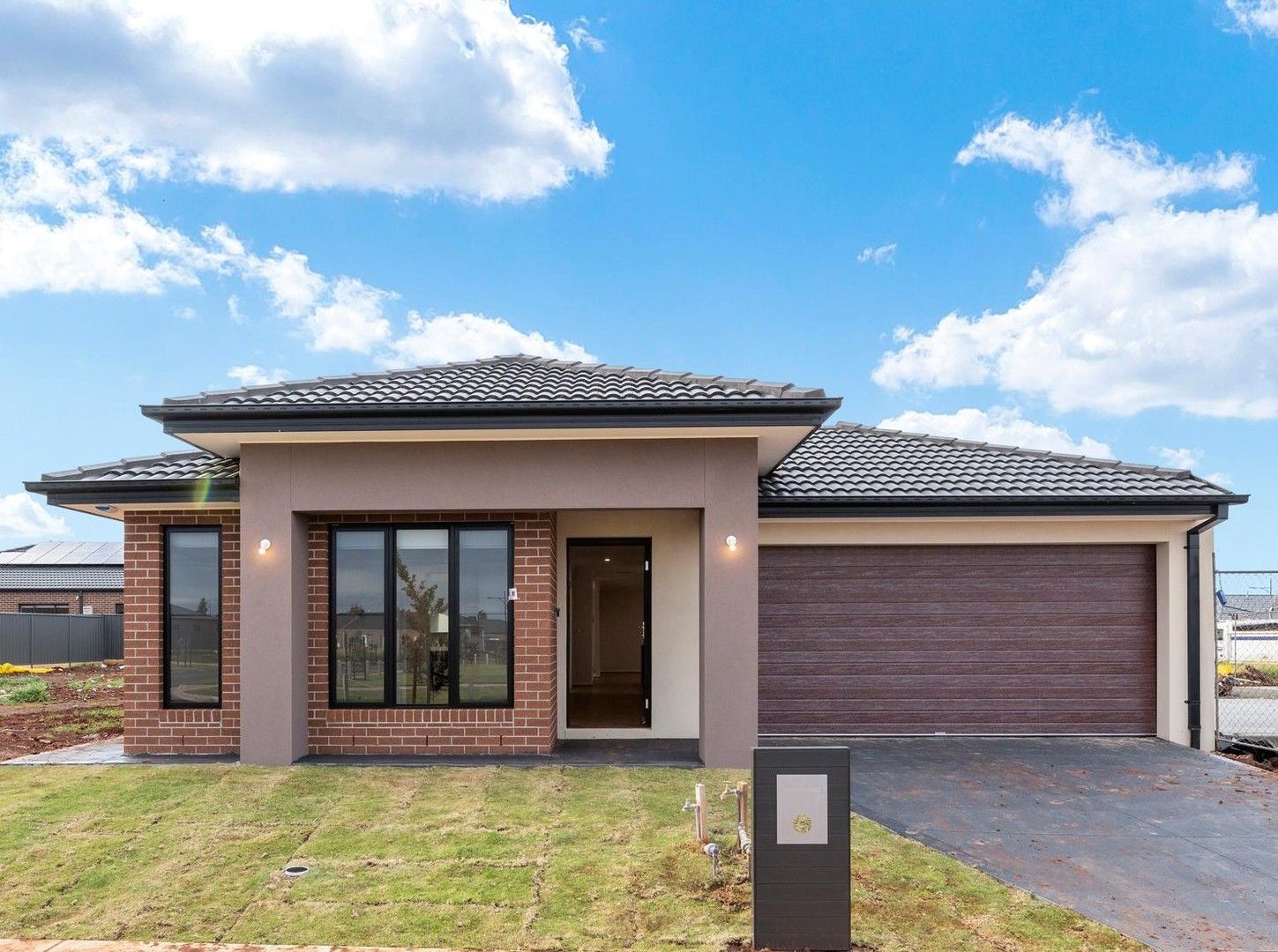 4 bedrooms House in 12 Roehampton Drive STRATHTULLOH VIC, 3338