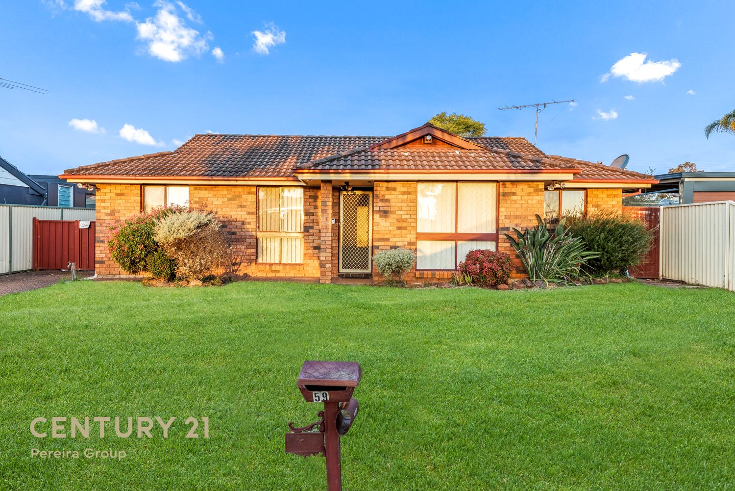 3 bedrooms House in 59 Lorenzo Crescent ROSEMEADOW NSW, 2560