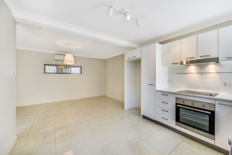 2/14 Parkham Avenue, Wavell Heights QLD 4012, Image 2