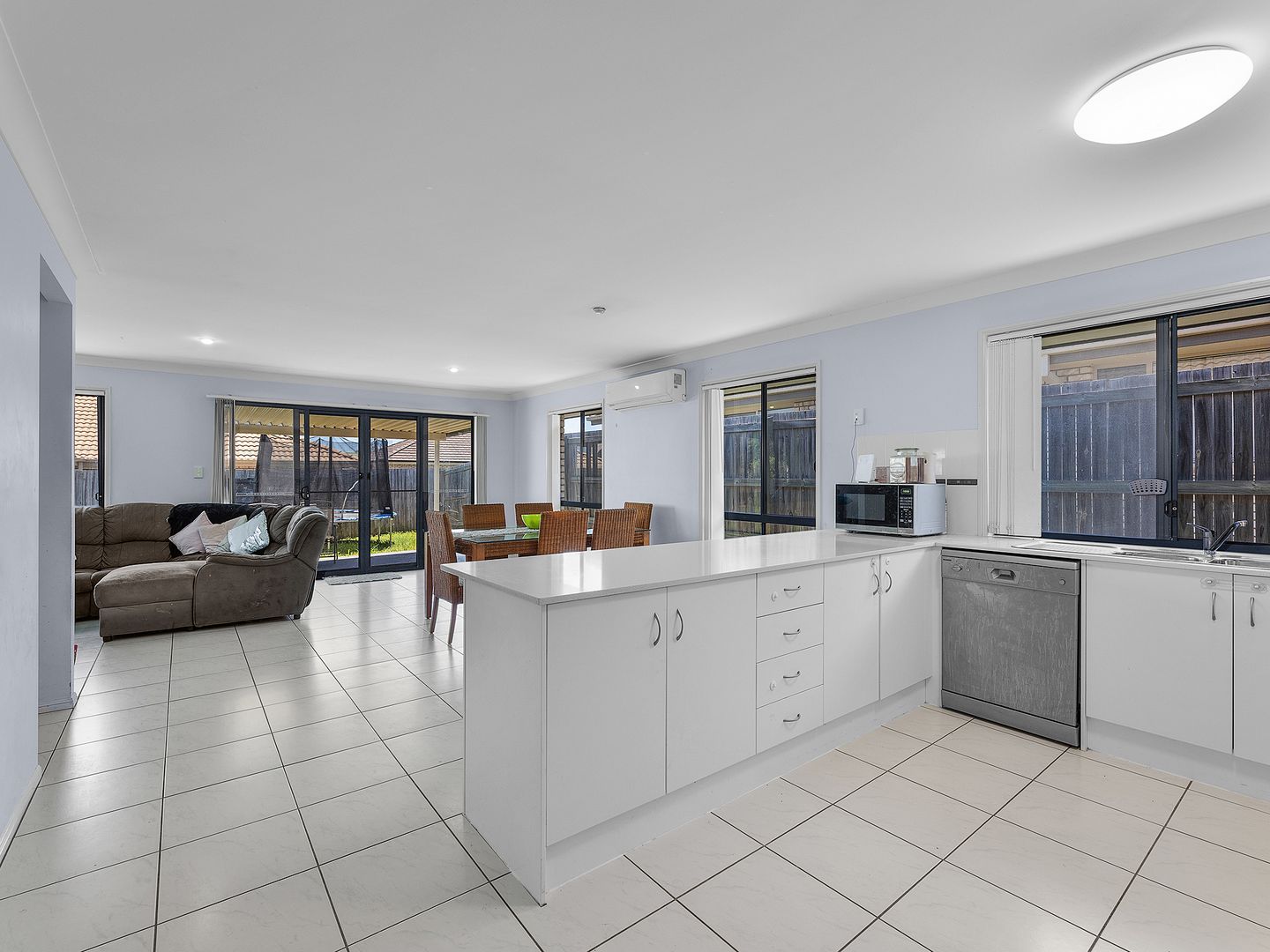 12 Windermere Street, Raceview QLD 4305, Image 2