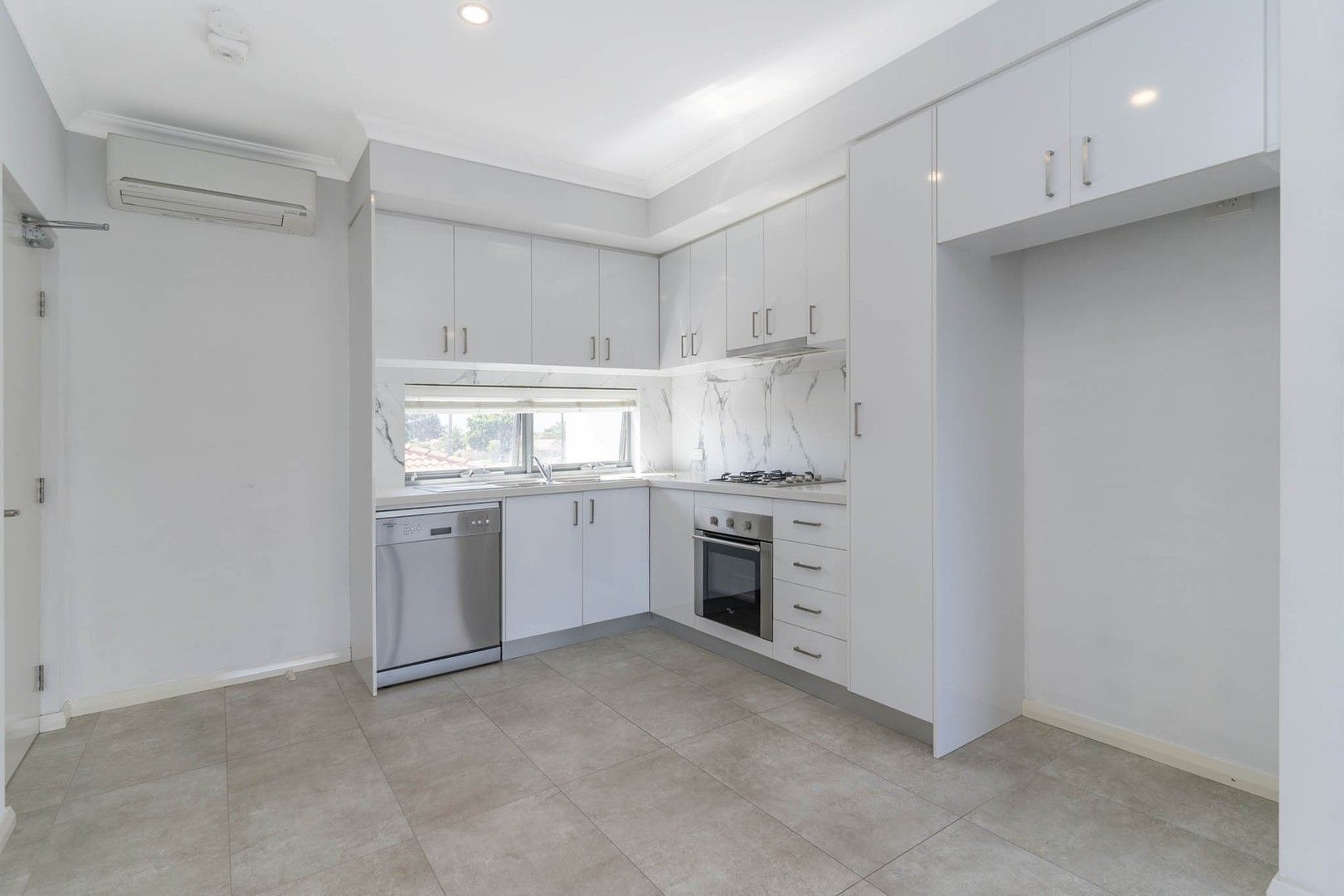 8/2 Croesus Street, Morley WA 6062, Image 0