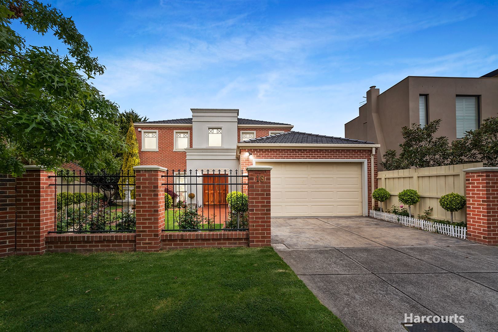 18 Huntingfield Court, Carnegie VIC 3163, Image 0