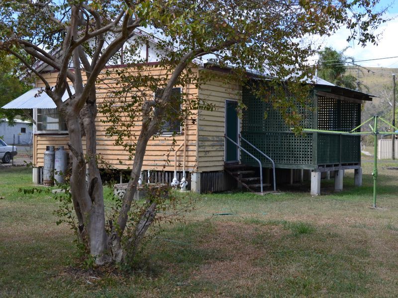 19 William street, Linville QLD 4314, Image 1