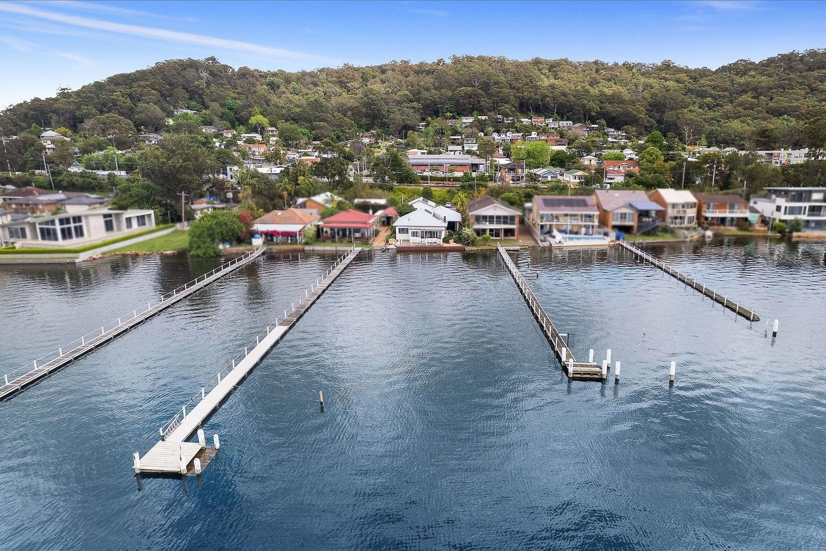 37 Kurrawa Avenue, Point Clare NSW 2250 Domain