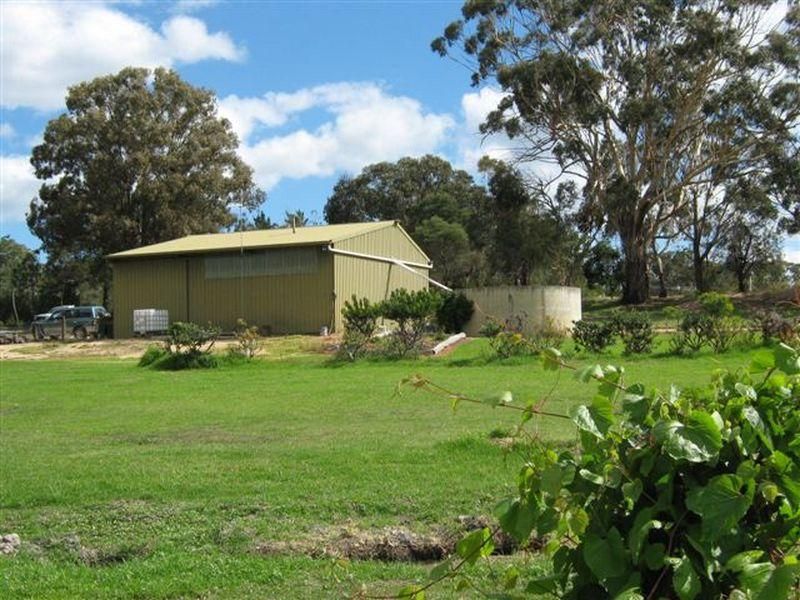 797 Longford - Loch Sport Road, DUTSON VIC 3851, Image 2