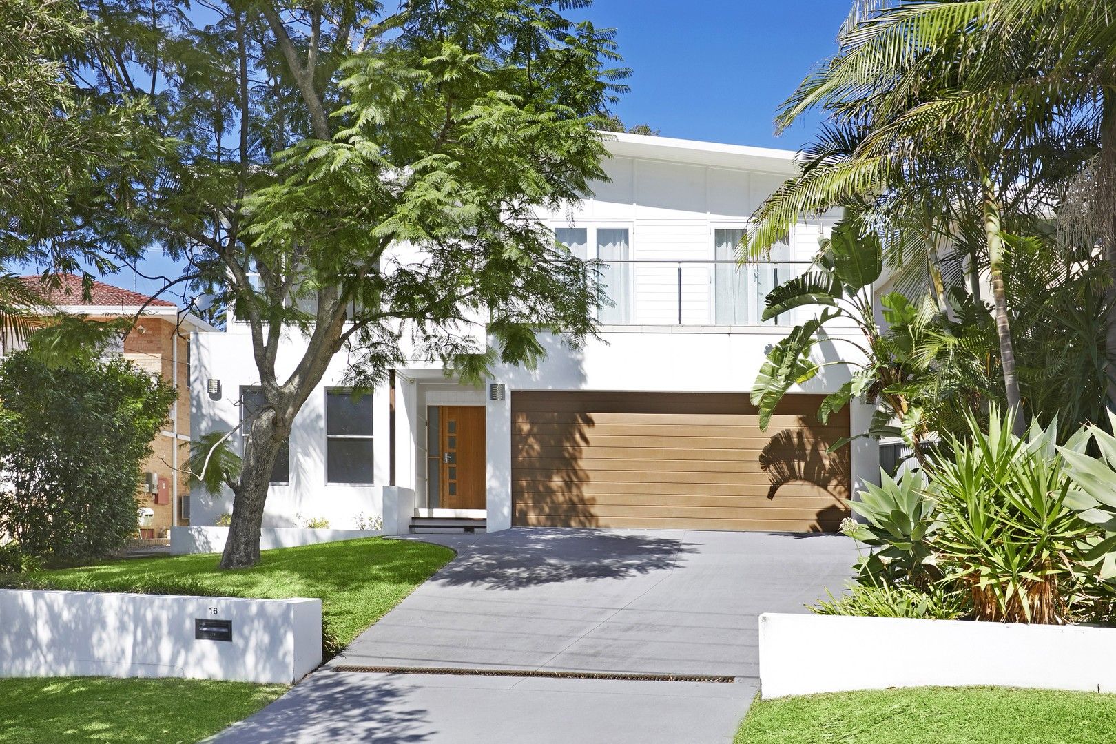 5 bedrooms House in 16 Lugano Avenue BURRANEER NSW, 2230