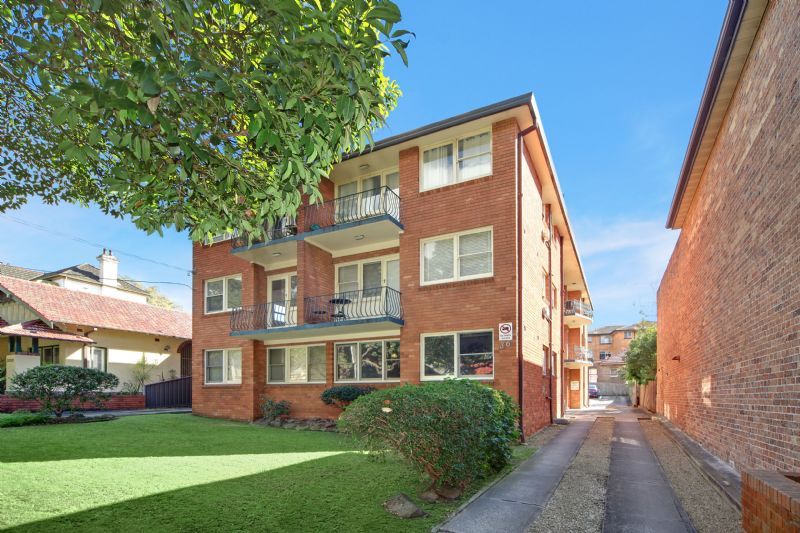 1 bedrooms Apartment / Unit / Flat in 3/36 Sloane Street SUMMER HILL NSW, 2130