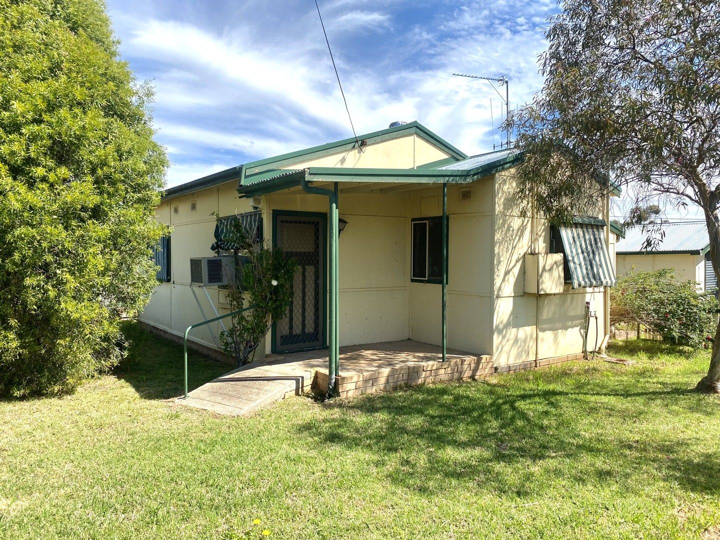 14 Lee Street, Cowra NSW 2794 House For Rent 265 Domain
