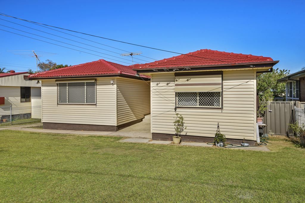 6 Coongra Street, Busby NSW 2168, Image 0