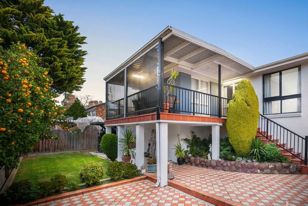 4 bedrooms House in 5 Correa Court DONCASTER EAST VIC, 3109