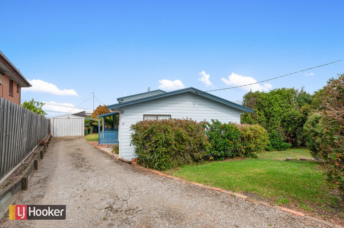 19 O'Neills Road, Lakes Entrance VIC 3909, Image 0